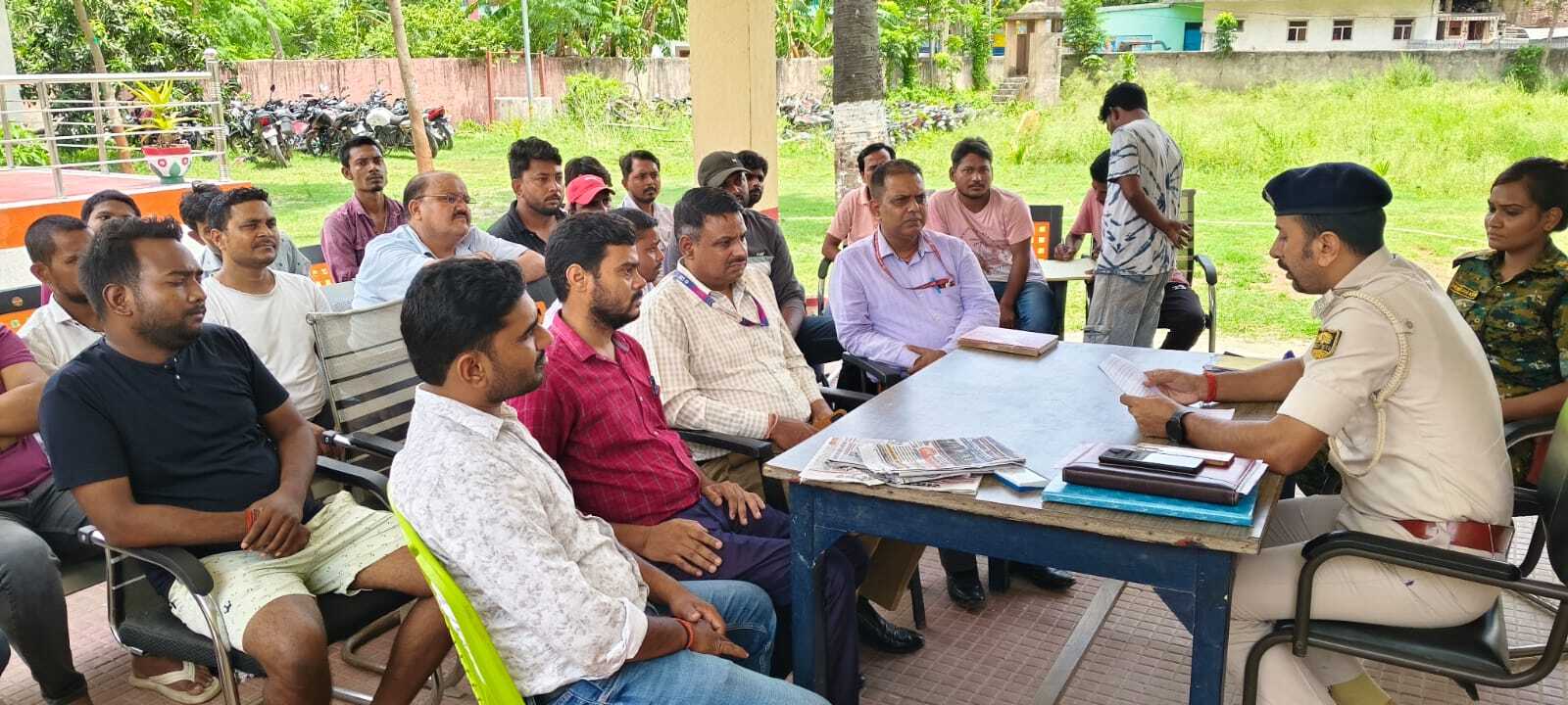 दुकान के अंदर और बाहर उच्च गुणवत्ता वाले सीसीटीवी लगवायें