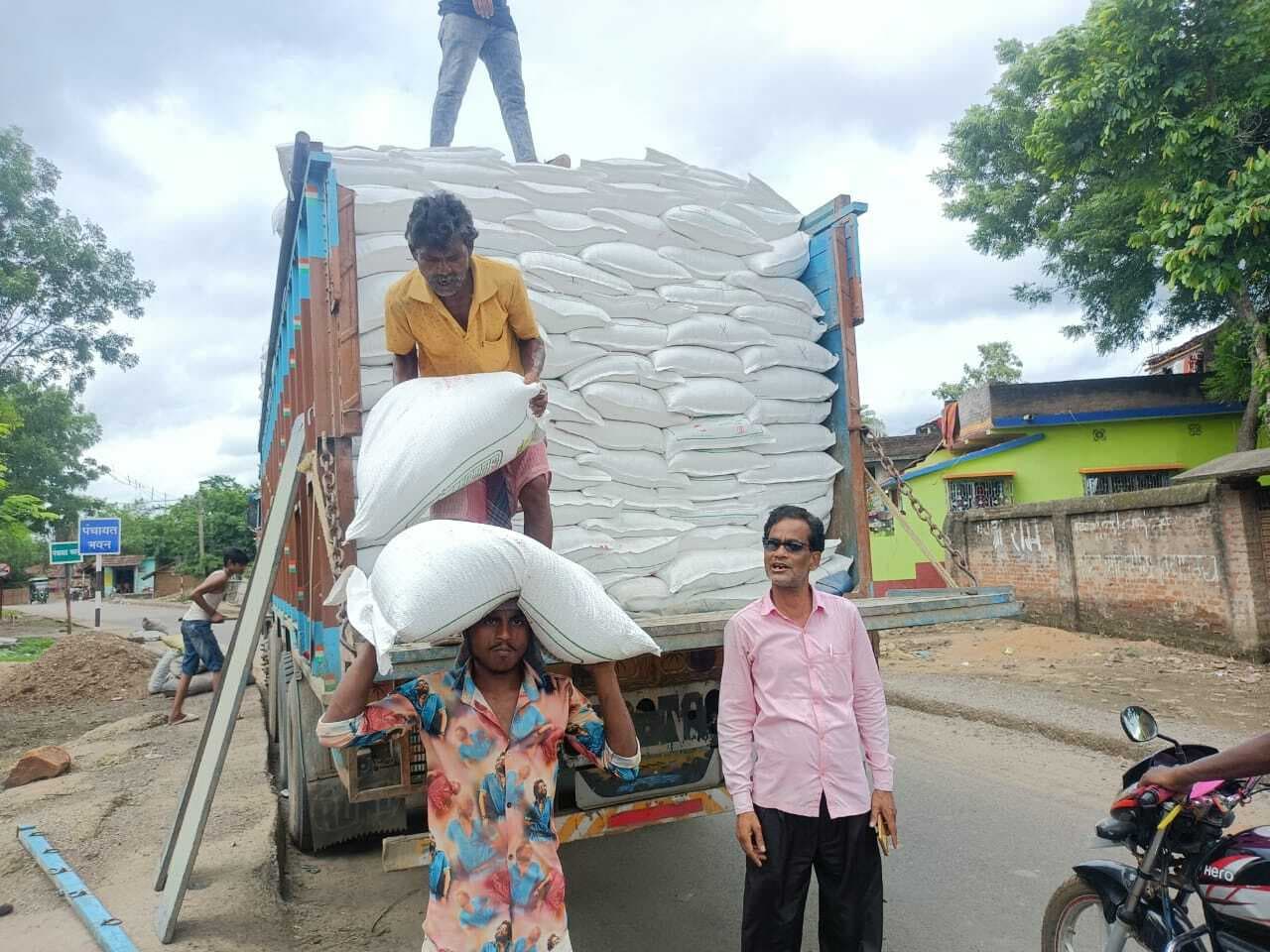 किसानों को 50 फीसदी अनुदान पर 11 लैंपस के माध्यम से मिलेगा बीज