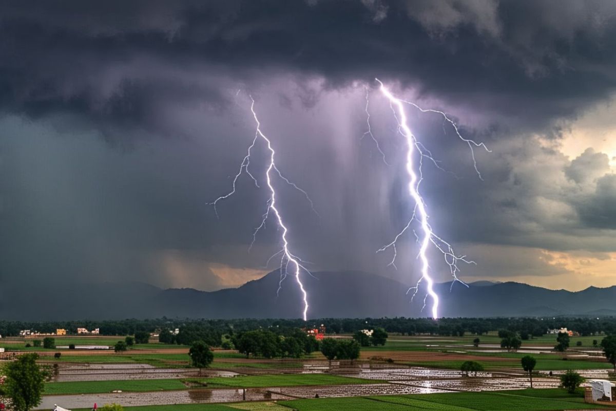 Nowcast Bihar: बिहार के 50 से ज्यादा ब्लॉक में अगले 3 घंटे बारिश-वज्रपात की चेतवानी, IMD ने जारी किया येलो अलर्ट