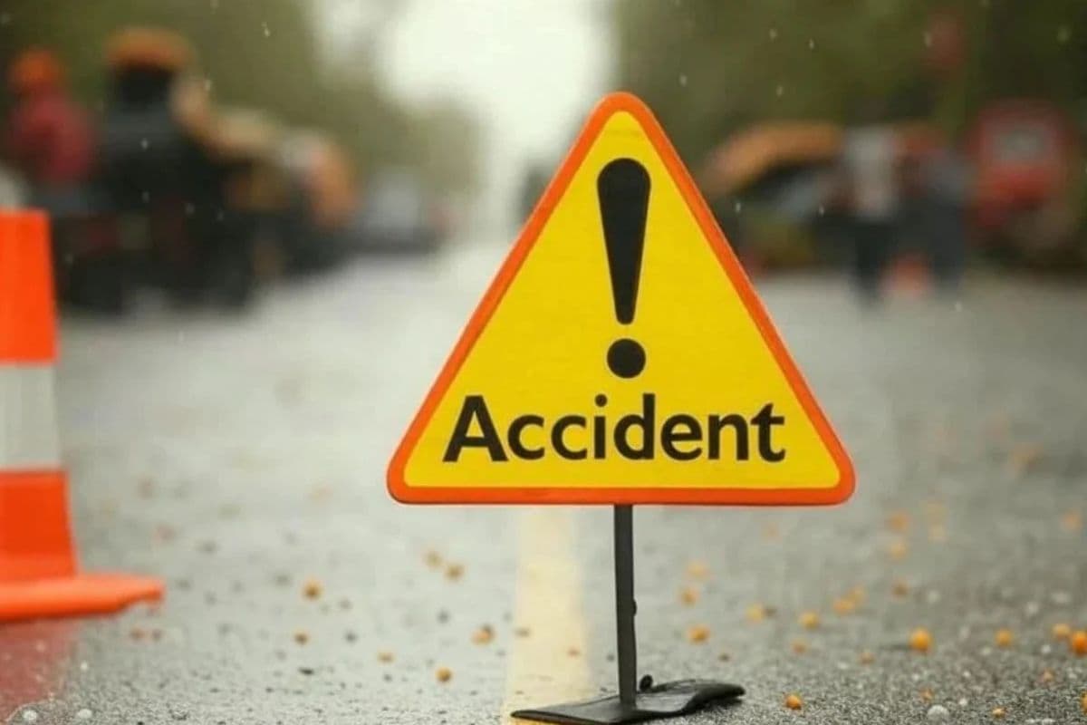Bihar Accident: बारात जा रहे दो युवकों को तेज रफ्तार हाइवा ने रौंदा, दोनों की मौत से मचा हड़कंप