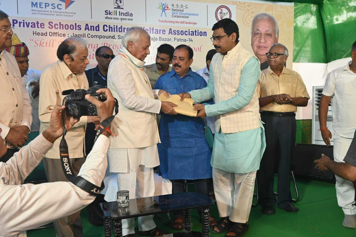 डॉ जाफर पयामी को राज्यपाल ने स्किल इंडिया के तहत किया सम्मानित