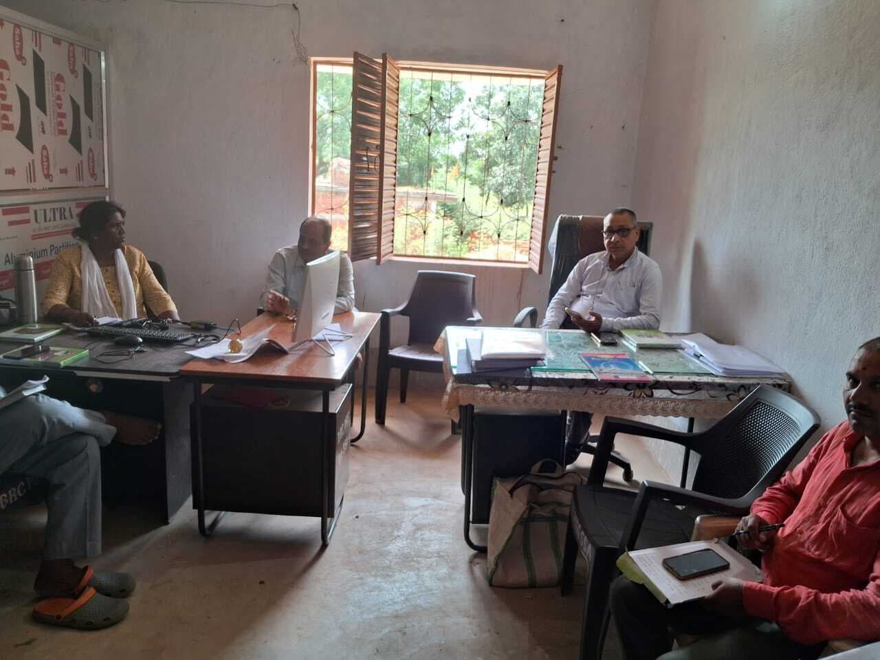 स्कूलों में नामांकन बढ़ाने पर दिया जोर