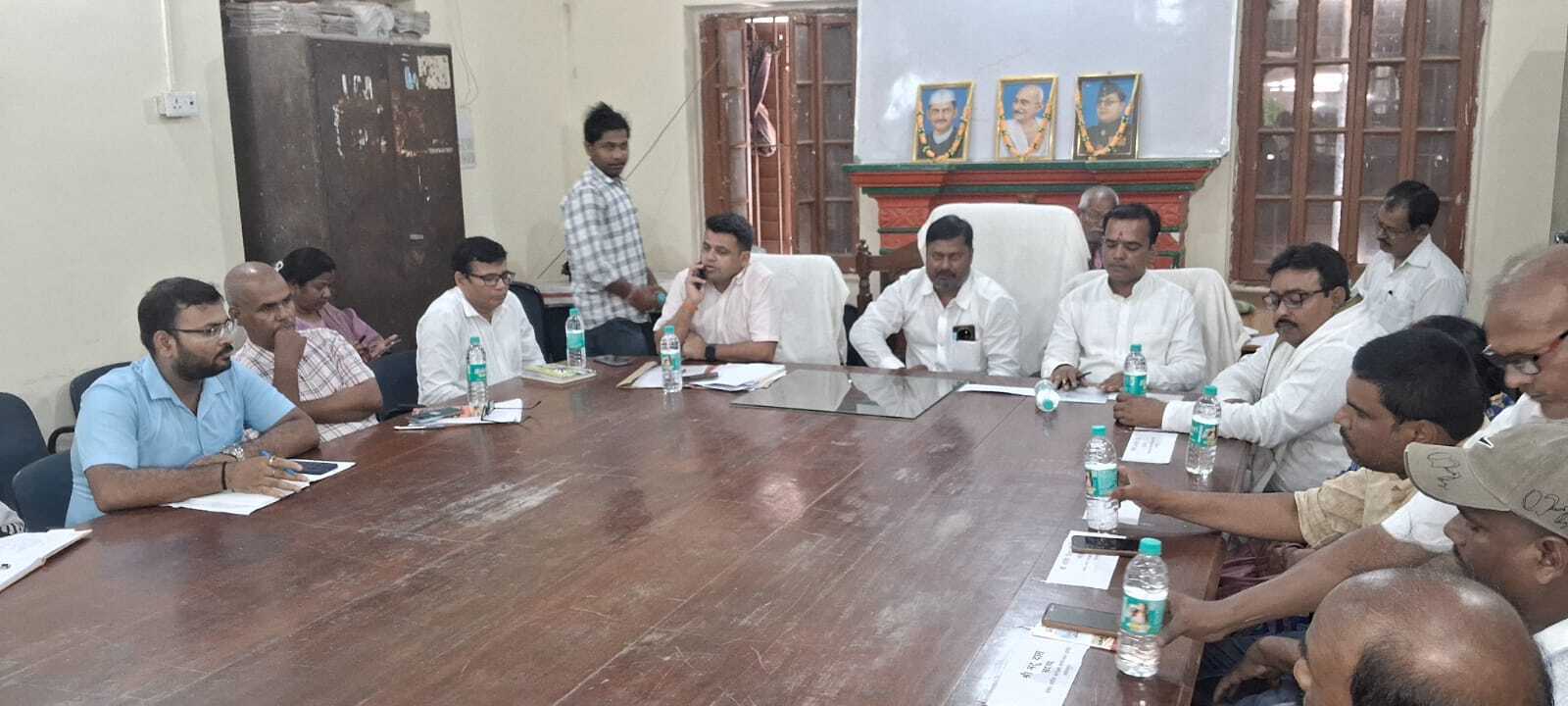 सरकारी योजनाओं में भ्रष्टाचार के मुद्दे पर 20 सूत्री सदस्यों ने अधिकारियों को घेरा