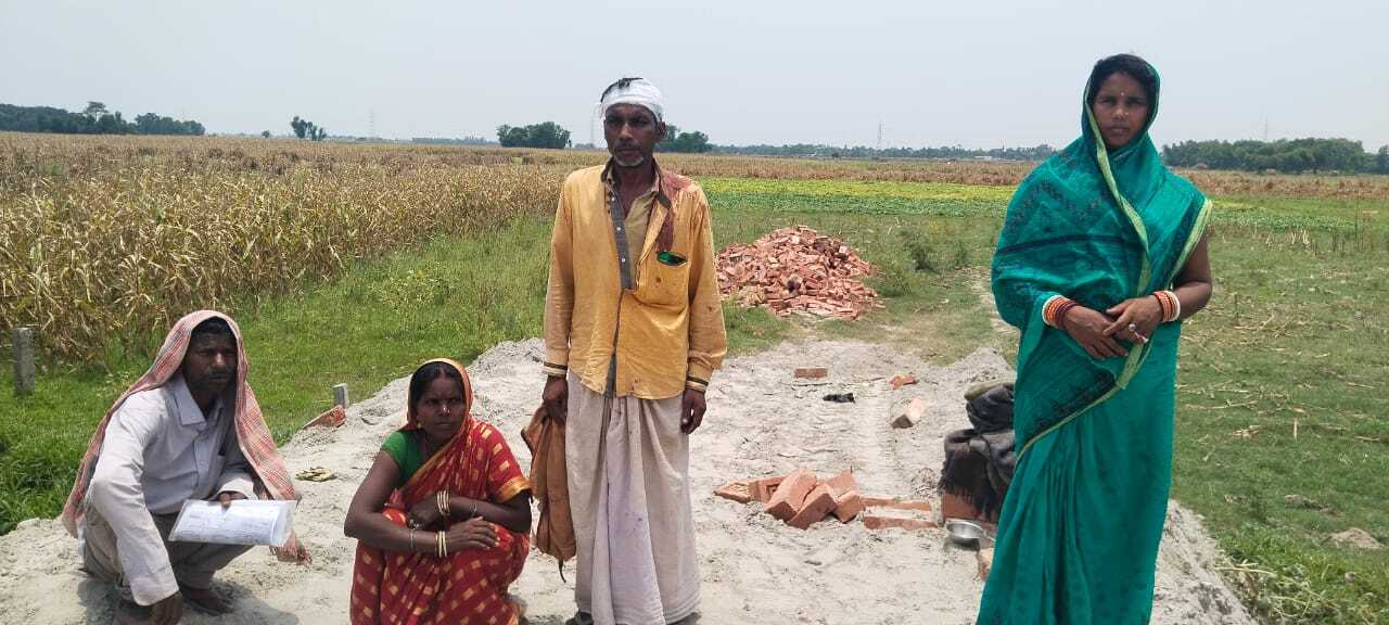 मारपीट कर किया घायल, घर में घुसकर लूटपाट की शिकायत