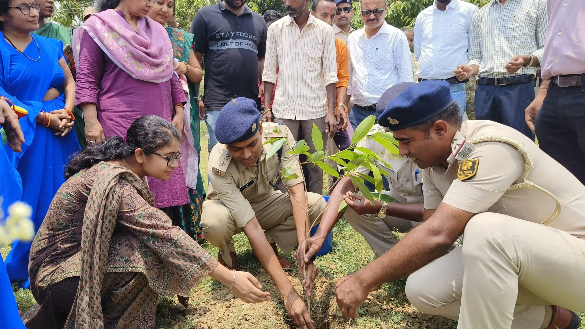एसपी व नगर आयुक्त ने पाैधारोपण कर पर्यावरण संरक्षण का दिया संदेश