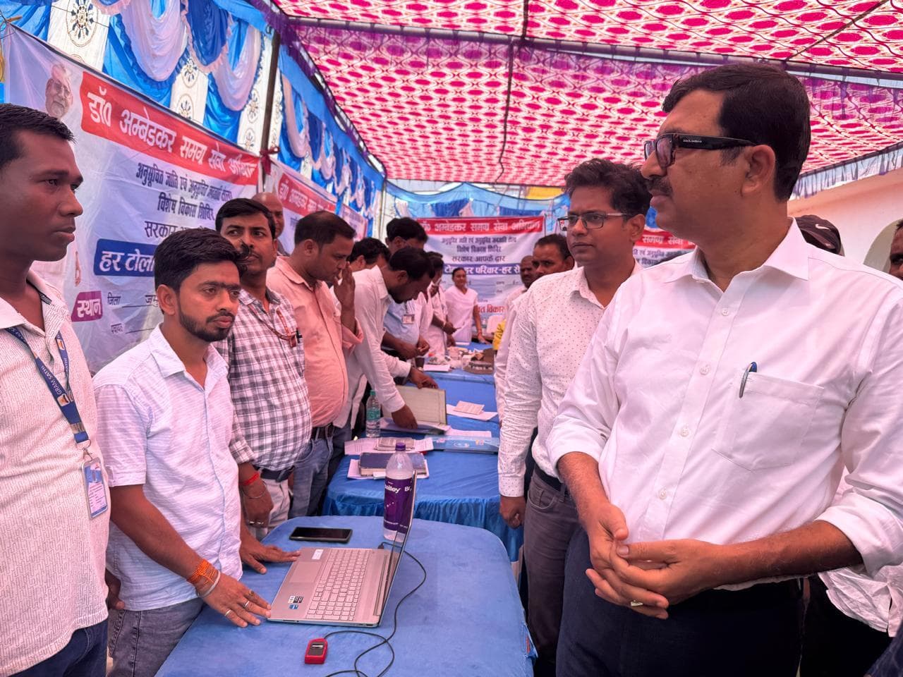 एक भी पात्र सरकारी योजना के लाभ से वंचित न रहे : डीएम