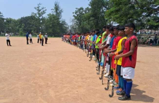 जिलास्तरीय सब जूनियर और जूनियर हॉकी खिलाड़ियों का चयन