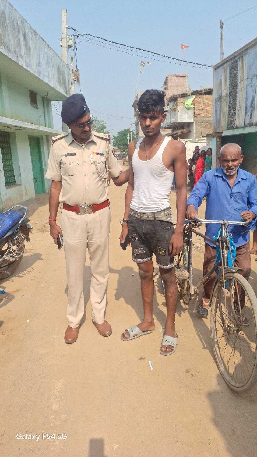हाइवा के धक्के से तीन वर्षीय बच्चा घायल, रेफर