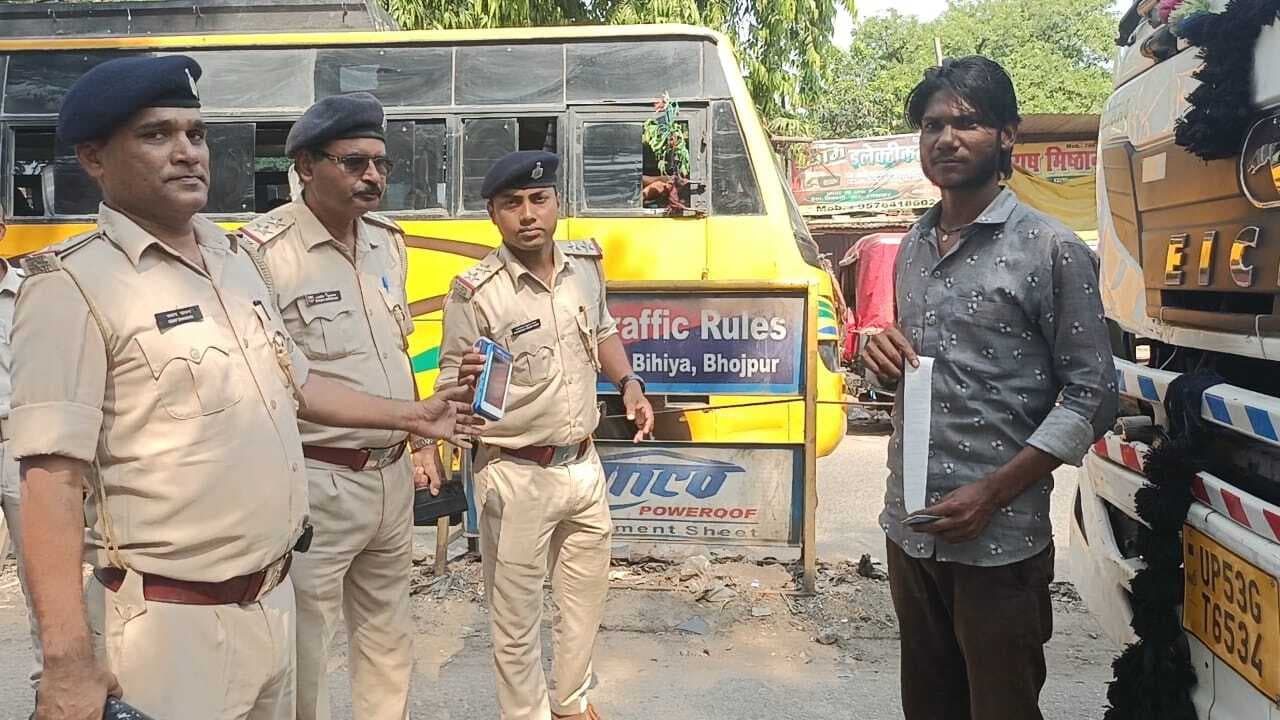 नो इंट्री में घुसे ट्रकों से तीन दिनों में बिहिया पुलिस ने वसूले दो लाख 54 हजार रुपये का जुर्माना