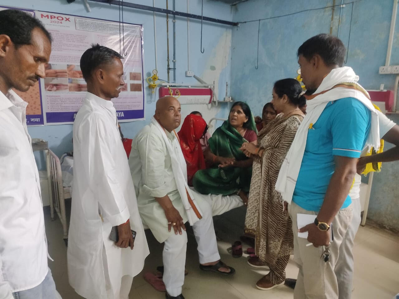 मगध मेडिकल अस्पताल पहुंचे लोजपा-आर के जिलाध्यक्ष
