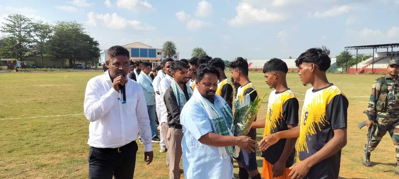 खूंटी जिला फुटबॉल लीग शुरू, बंगाली दादा की टीम 2-0 गोल से विजयी