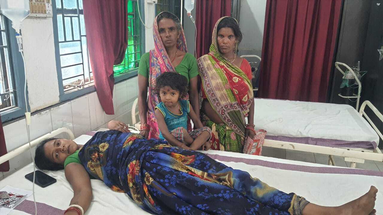 विधवा के पुरुषों ने की दबंगई, मारपीट कर किया बेहोश