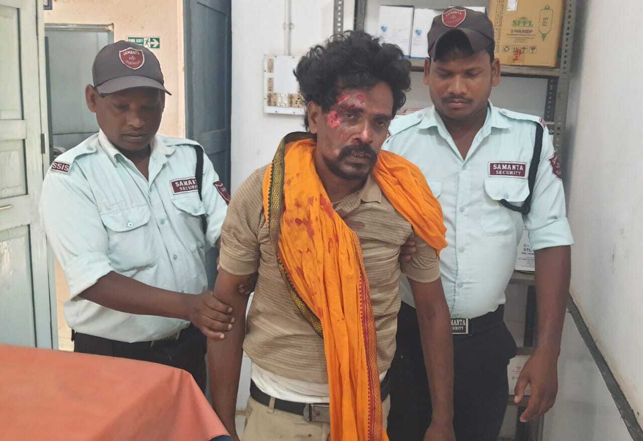 टोटो व बाइक में टक्कर, दो बाइक सवार घायल