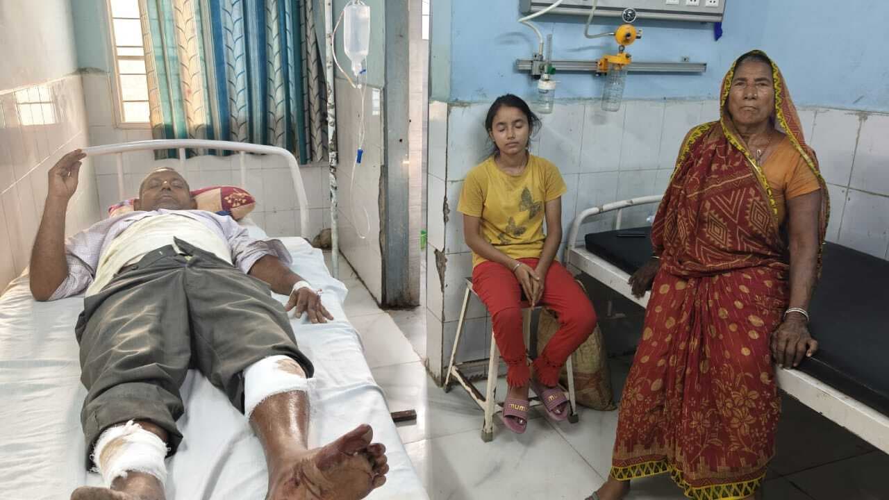 जेल में बंद बेटा से मिलकर घर लौट रहे पिता के साथ मारपीट, जख्मी
