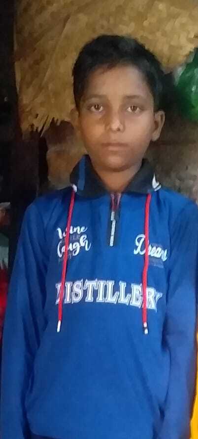 जामुन के पेड़ से गिरा किशोर, मौत