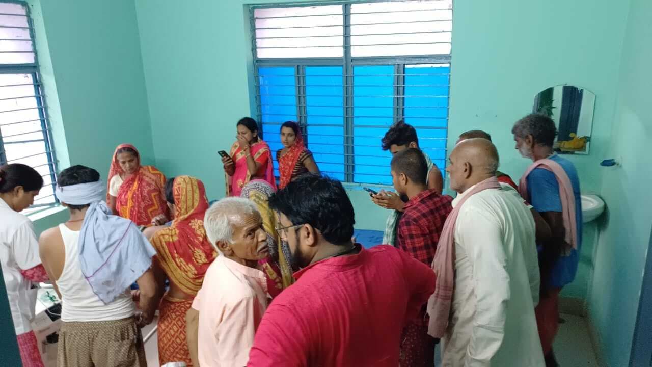 ऑटो पलटने से दो महिला जख्मी