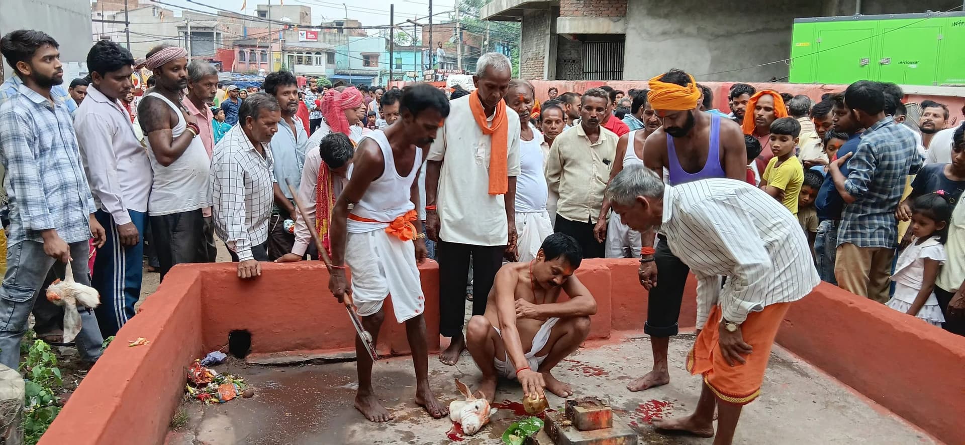 Bokaro News : फुसरो बैंक मोड़ में धूमधाम से हुई मड़ई पूजा