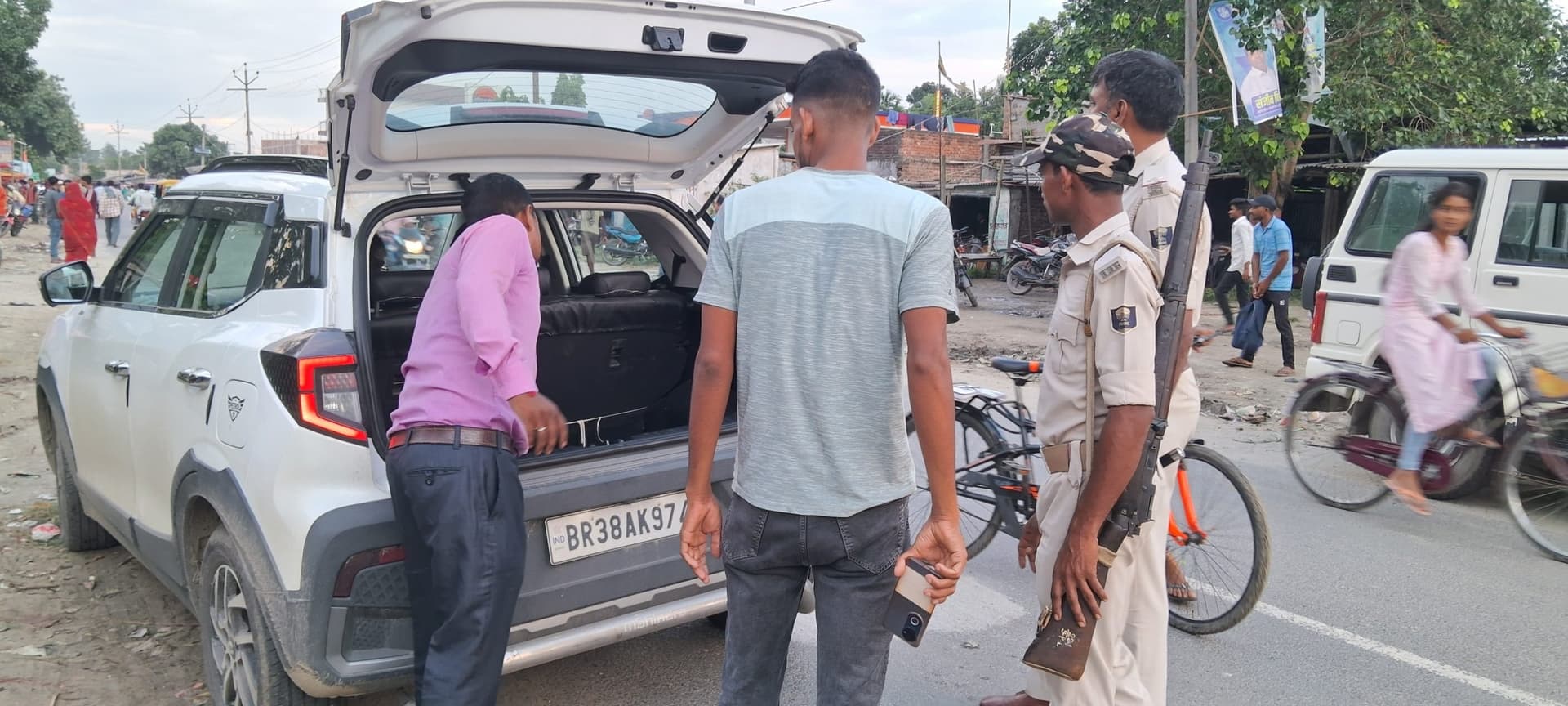 वाहन चेकिंग अभियान : बिना हेलमेट चालकों को दी चेतावनी