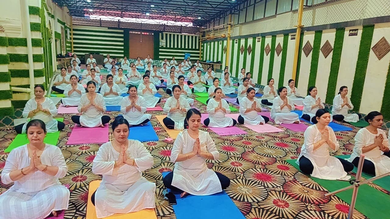 श्री सत्यम योग के सदस्यों ने किया योग का पूर्वाभ्यास