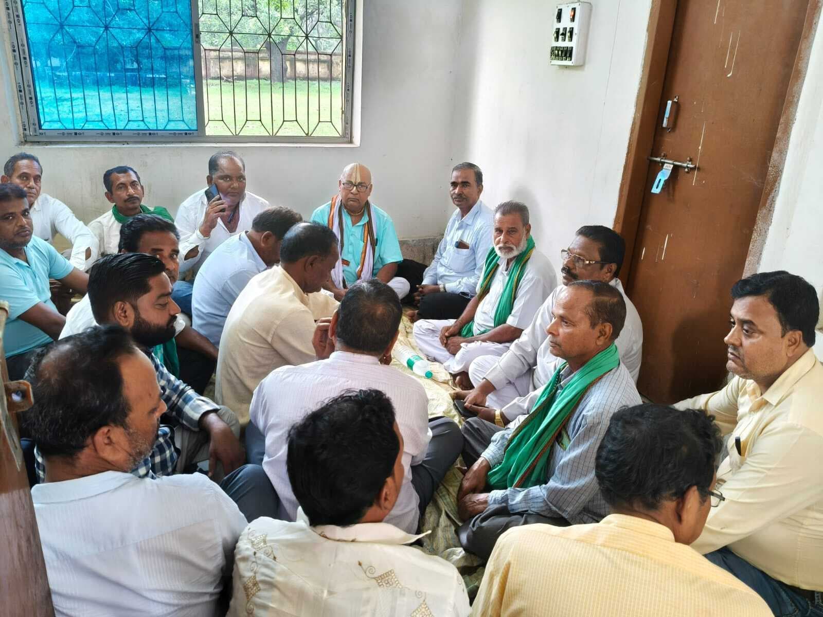 झामुमो ने प्रखंड कमेटी विस्तार को लेकर किया विमर्श