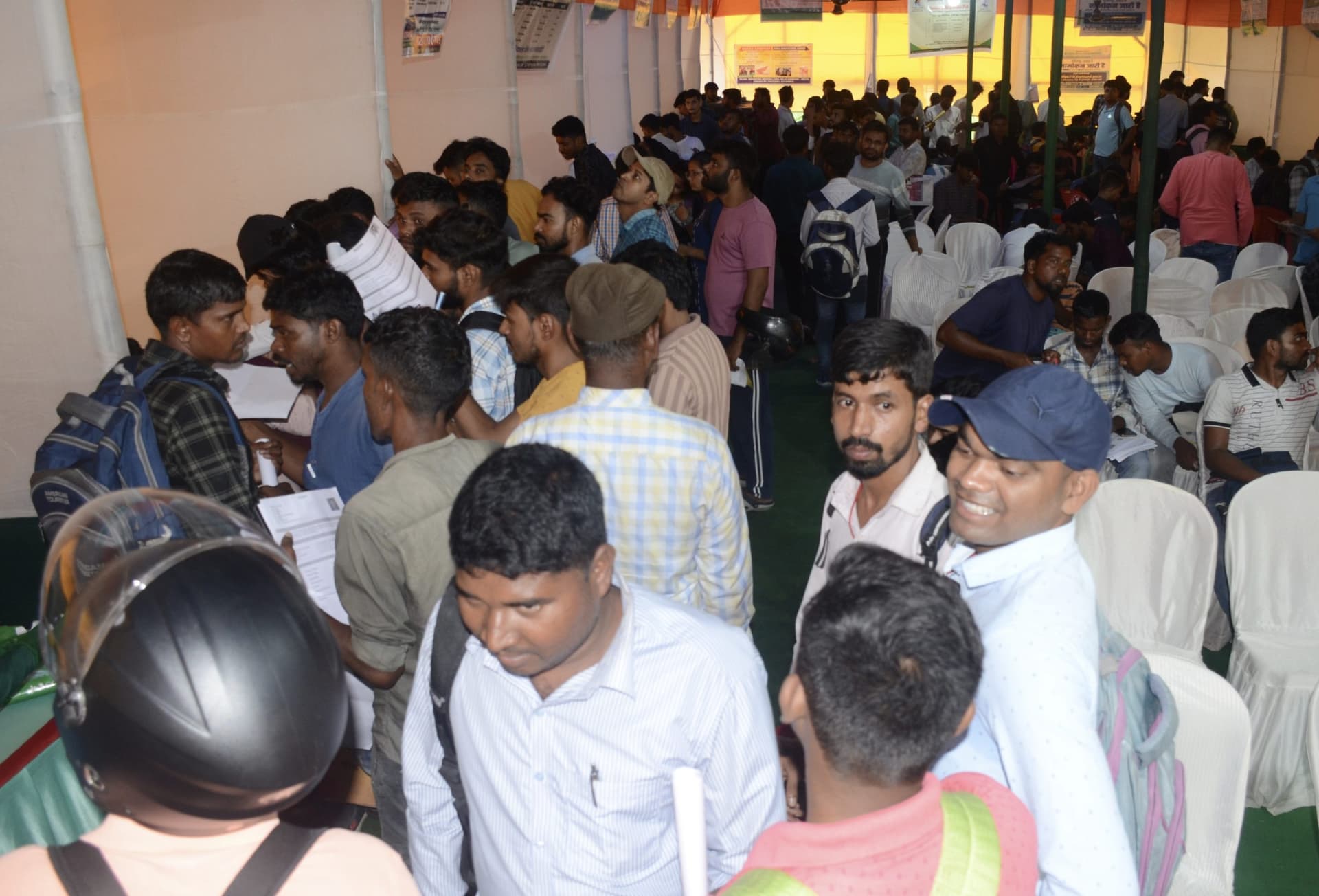 Dhanbad News: रोजगार मेला में 1350 युवा हुए शामिल, चुने गये 135 अभ्यर्थी Dhanbad News: रोजगार मेला में 1350 युवा हुए शामिल, चुने गये 135 अभ्यर्थी