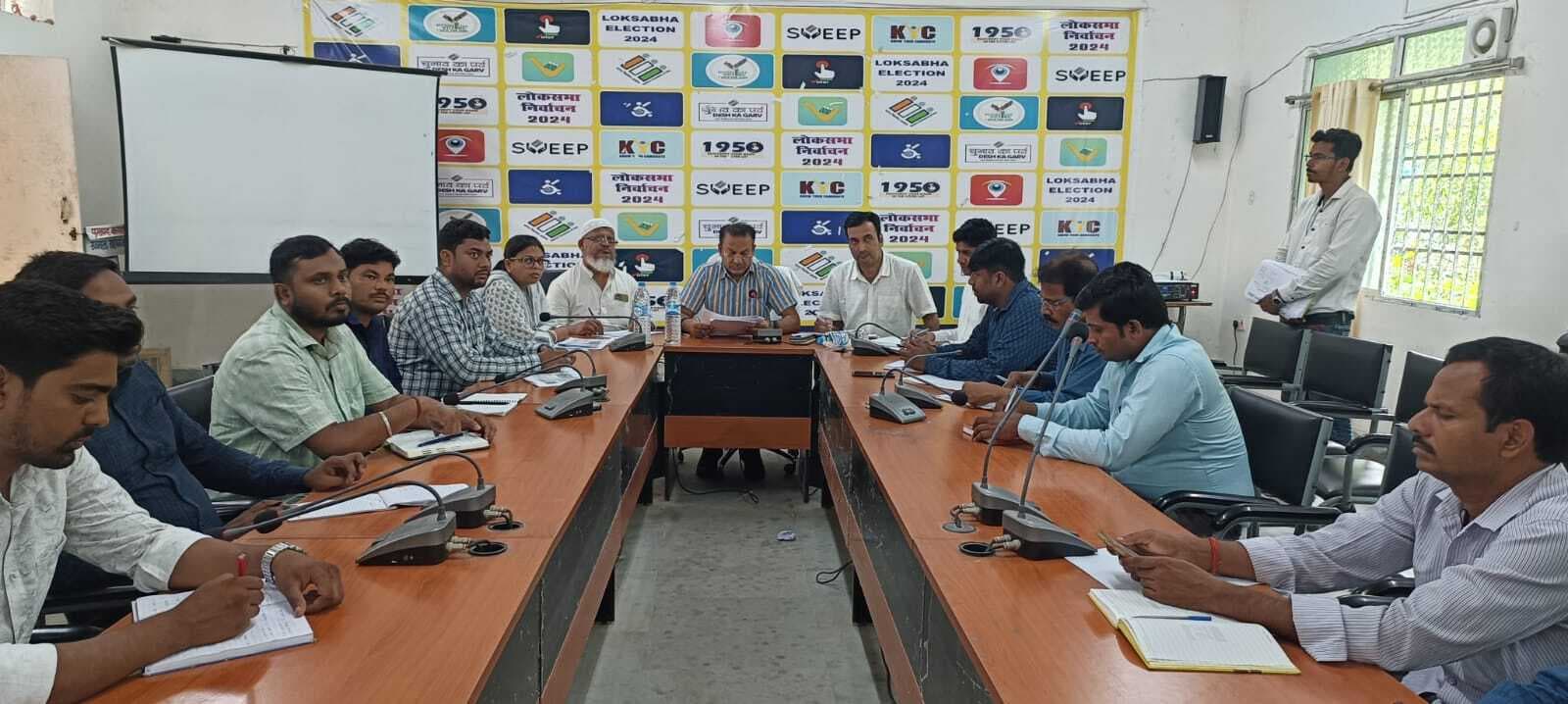 डीडीसी ने की राजमहल प्रखंड में विकास योजनाओं की समीक्षा