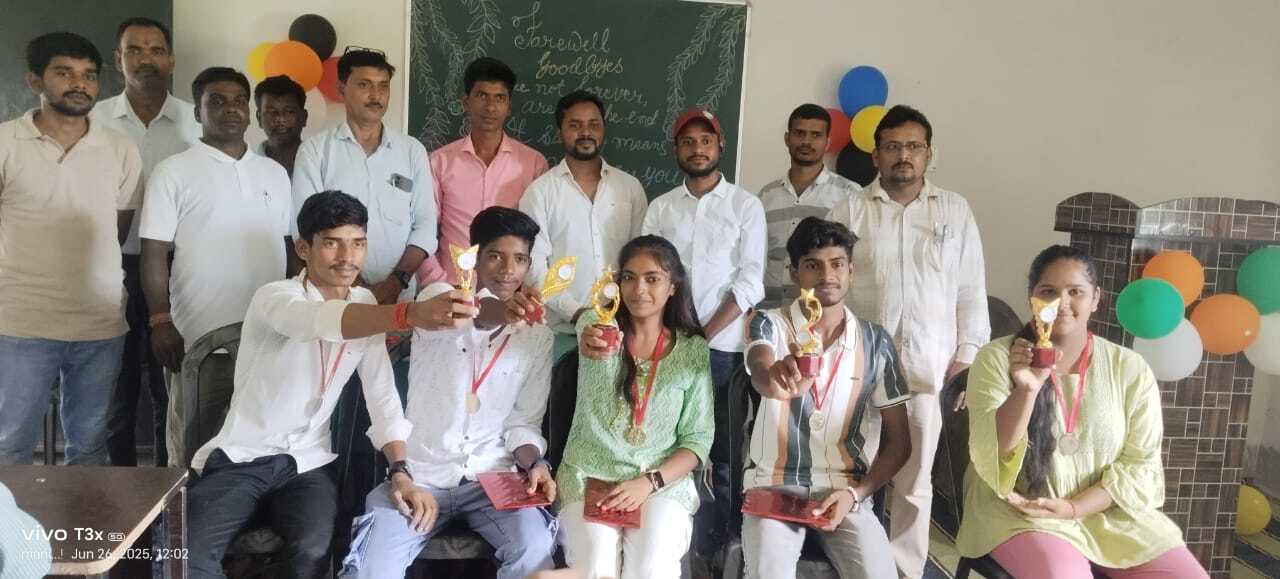 दसवीं में सफल छात्र-छात्राओं को किया सम्मानित