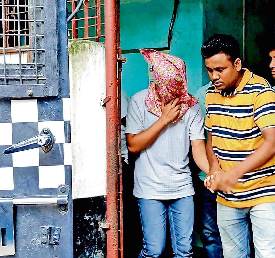 ‘ मैं रोती-गिड़गिड़ाती रही, पर वे माने नहीं…’