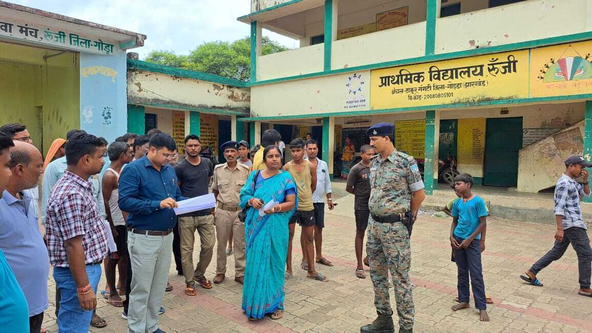 एसडीओ ने रूंजी पंचायत की योजनाओं को लिया जायजा