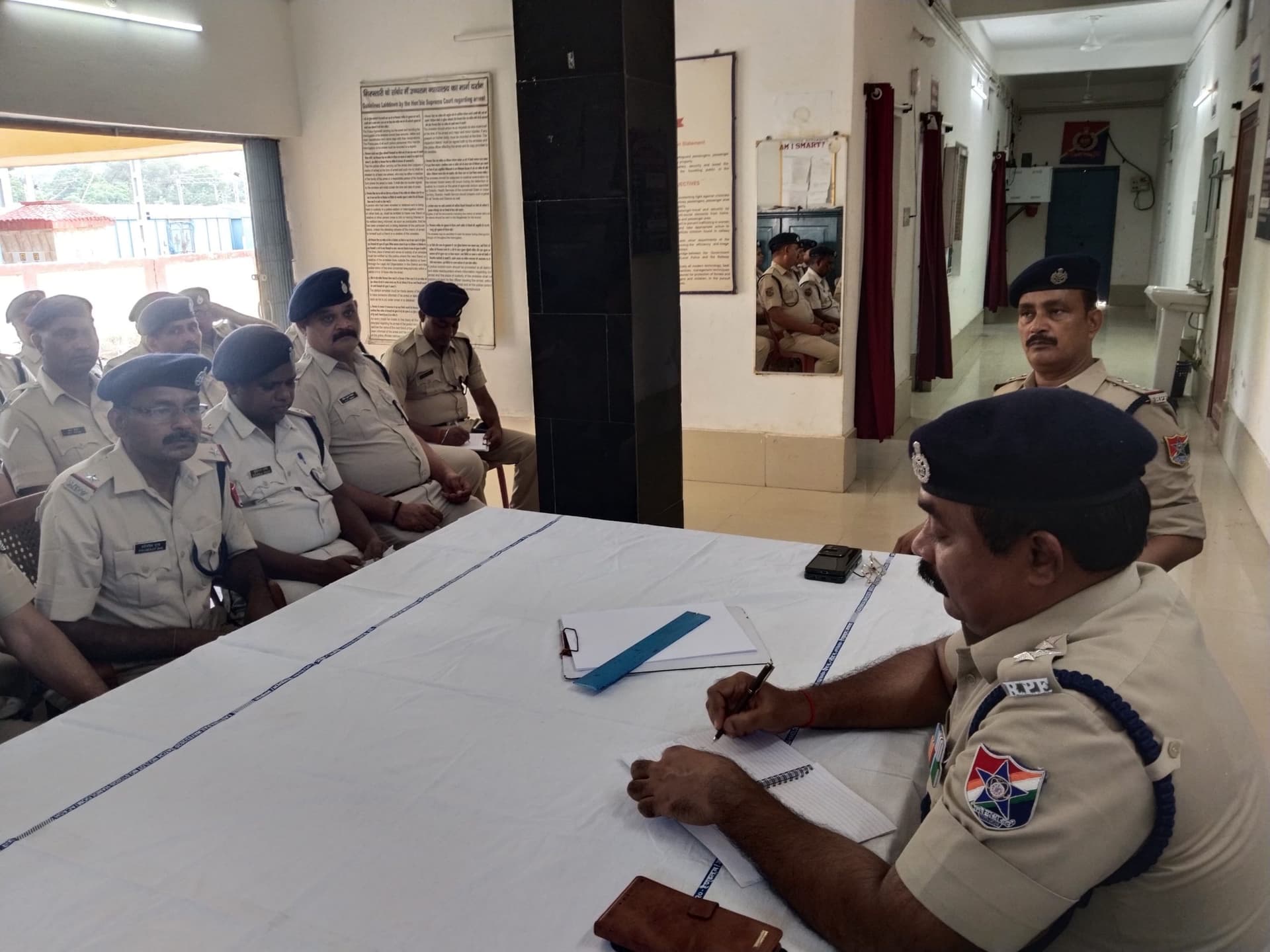 यात्रियों के साथ अच्छा व्यवहार करें, अपराधियों से सख्ती से निपटें : एएससी