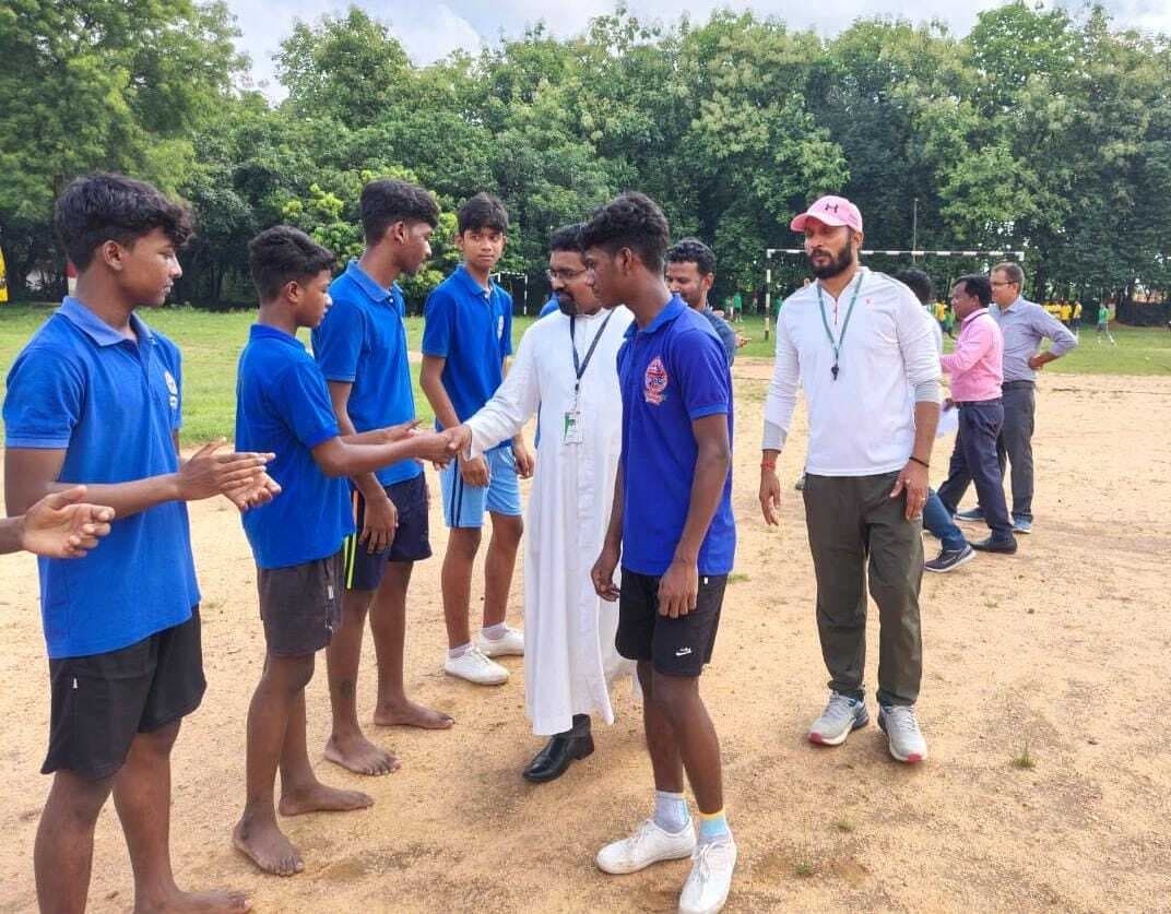 फुटबॉल में गांधी हाउस विजेता व मदर टेरेसा हाउस बना उपविजेता