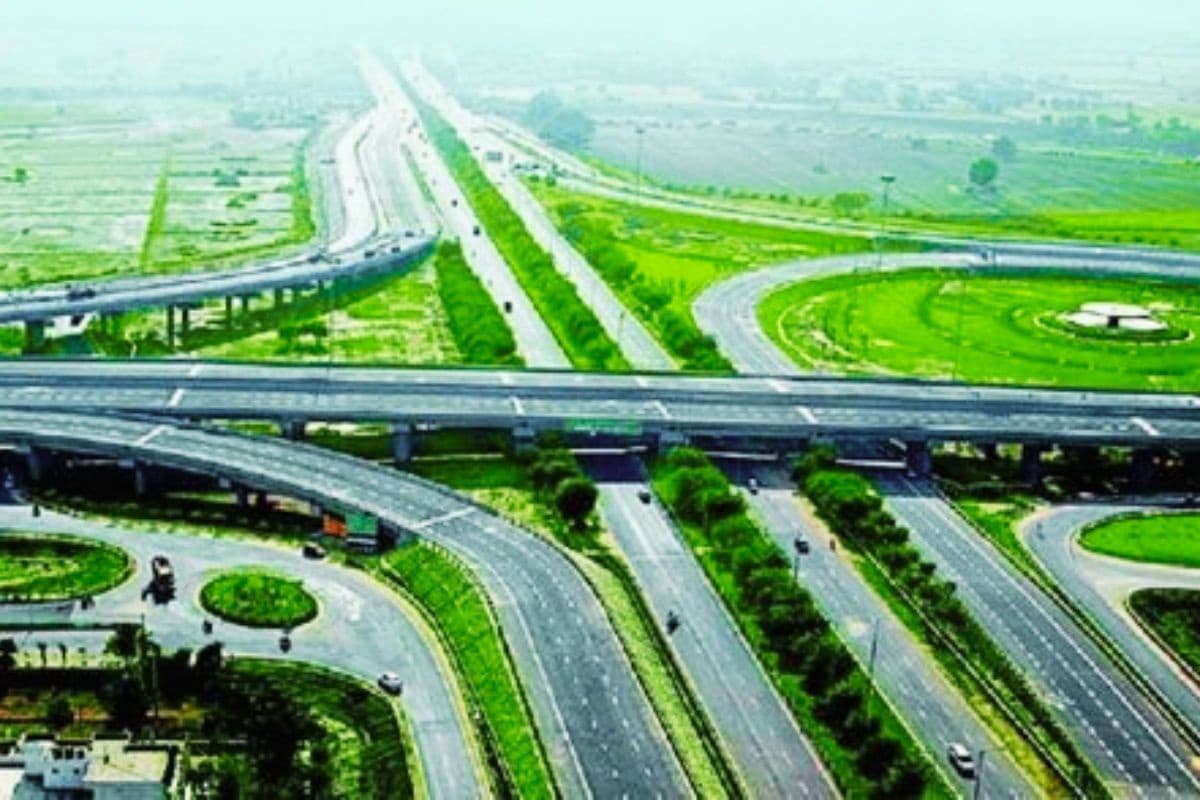 Expressways In Bihar: 20 सालों में बिहार में बिछा सड़कों का जाल, अब भी बन रहे ये 5 एक्सप्रेस-वे और 11 नये पुल Expressways In Bihar: 20 सालों में बिहार में बिछा सड़कों का जाल, अब भी बन रहे ये 5 एक्सप्रेस-वे और 11 नये पुल
