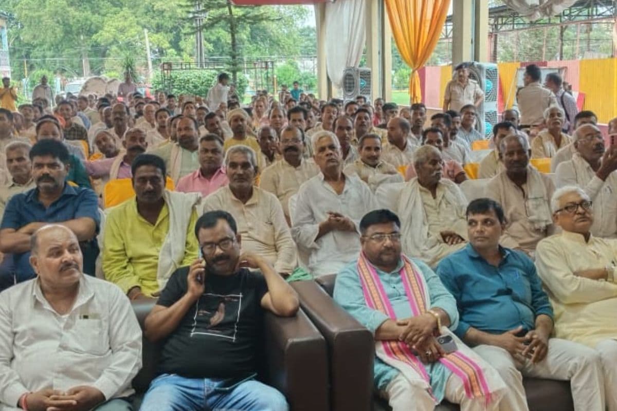 Election Express Video: हथुआ विधानसभा की जनता ने कर दी मुद्दों की बौछार, भय-भूख और भ्रष्टाचार से चाहिए मुक्ति Election Express Video: हथुआ विधानसभा की जनता ने कर दी मुद्दों की बौछार, भय-भूख और भ्रष्टाचार से चाहिए मुक्ति