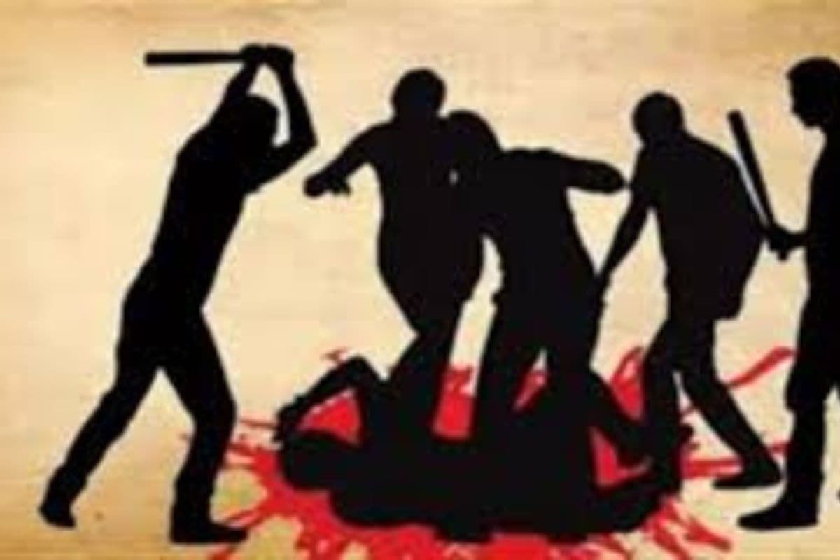 Bihar Crime: रोहतास में कपड़ा व्यवसायी की पीट-पीटकर कर हत्या, पुलिस की गिरफ्त में दो आरोपी Bihar Crime: रोहतास में कपड़ा व्यवसायी की पीट-पीटकर कर हत्या, पुलिस की गिरफ्त में दो आरोपी