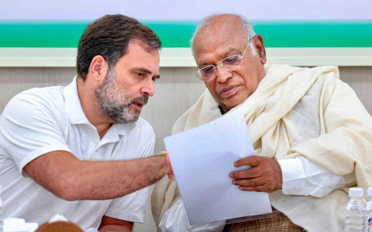 Bihar Politics: दलित सीटों को लेकर क्या कांग्रेस बदलेगी 2025 में अपनी रणनीति, जानें चुनावी गणित Bihar Politics: दलित सीटों को लेकर क्या कांग्रेस बदलेगी 2025 में अपनी रणनीति, जानें चुनावी गणित