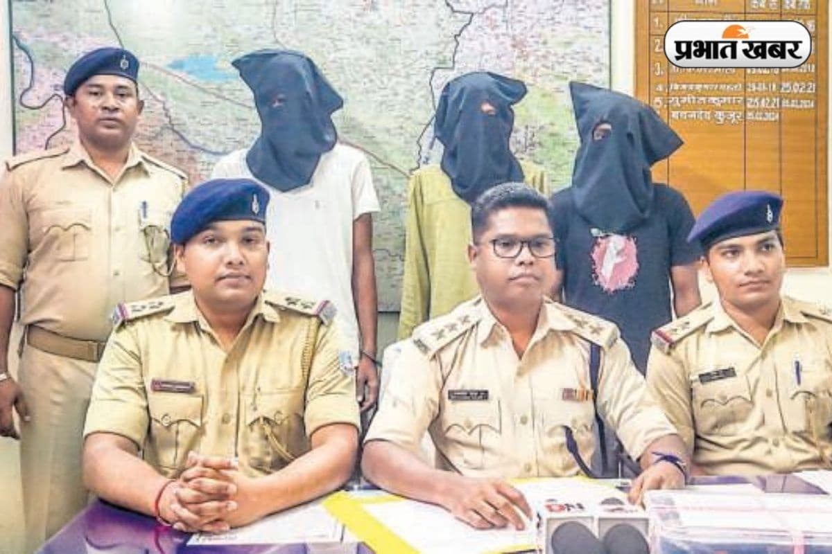 Jamshedpur News: सोशल मीडिया पर कट्टा के साथ फोटो पोस्ट करना पड़ा भारी, तीन युवक गिरफ्तार