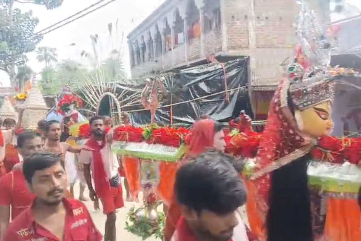 Video: बिहार में कांवरिया पथ पर दिखा बेहद खास नजारा, 54 फीट का चांदी का कांवर देख दंग रह जायेंगे