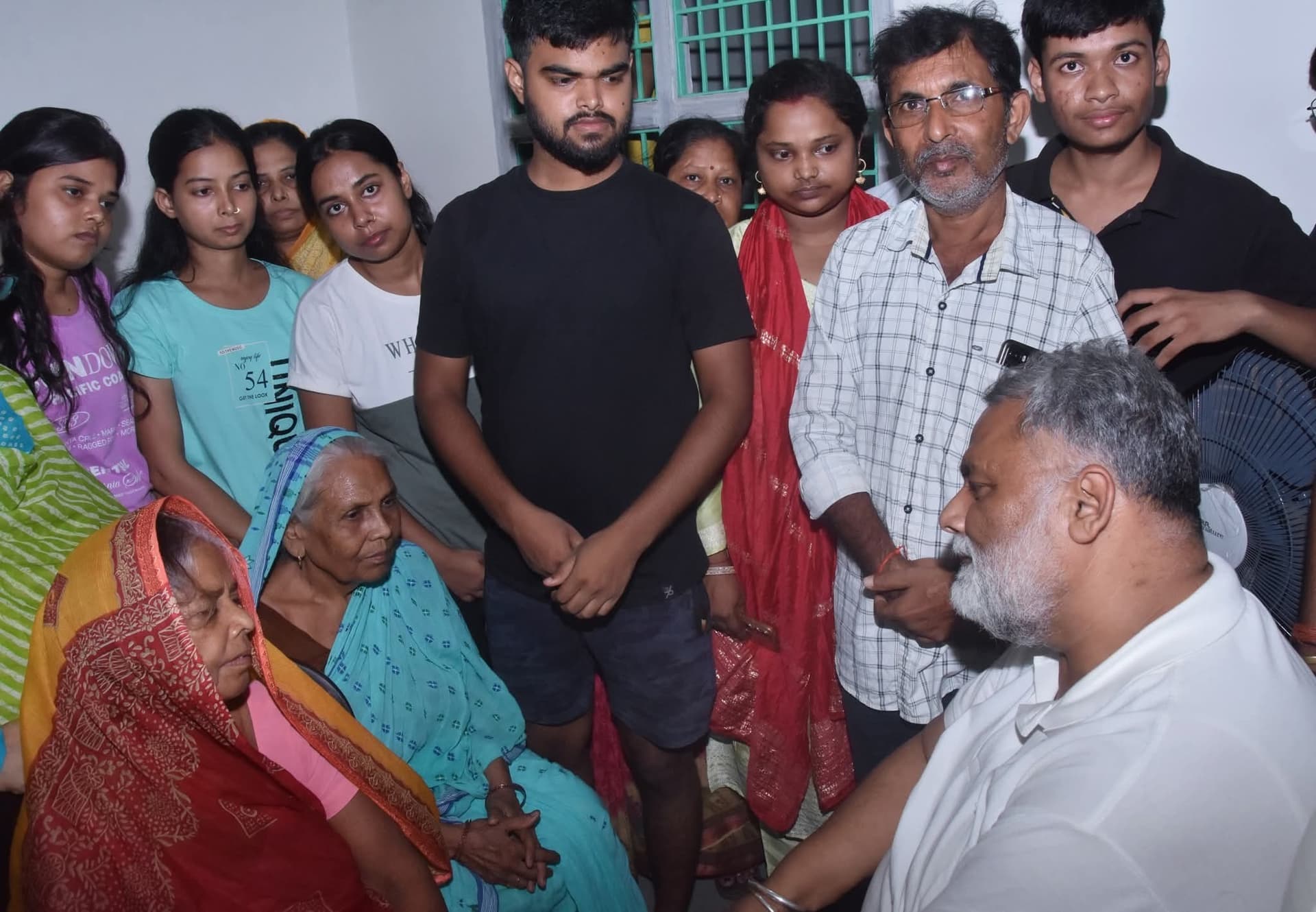 पूर्व प्रमुख के निधन पर सांसद ने जताया शोक, परिजनों को दी सांत्वना
