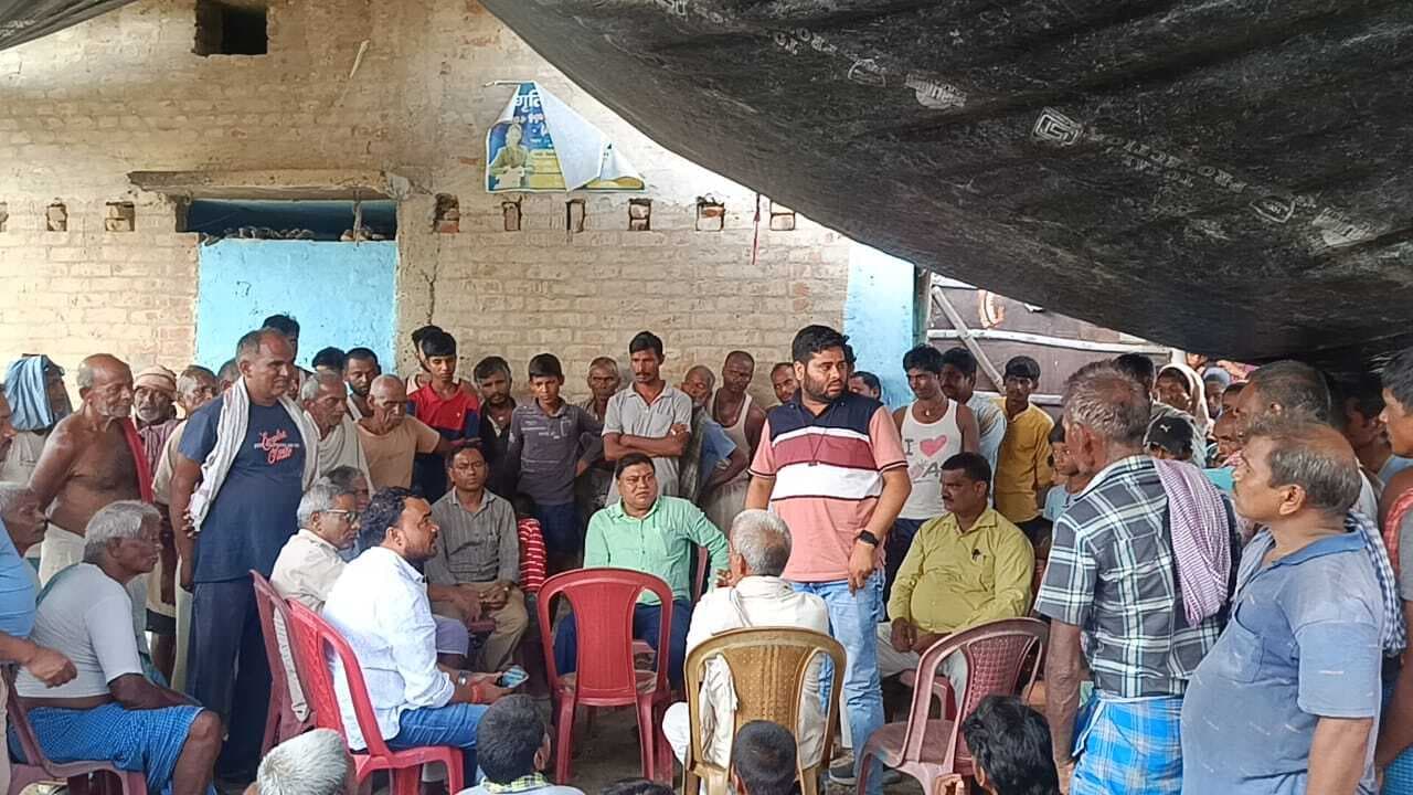 Bhagalpur News: पांचवें दिन खुला मध्य विद्यालय बड़ी जमीन का ताला