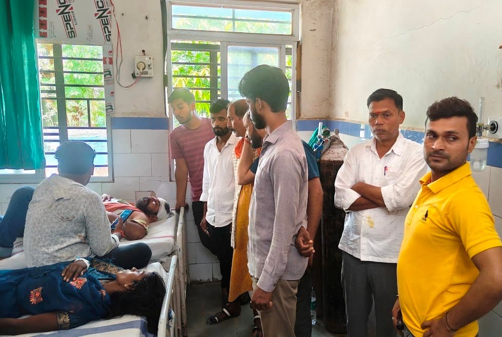 असामाजिक तत्वों ने दुकानदार पर किया हमला, चार जख्मी, पुलिस कर रही छानबीन