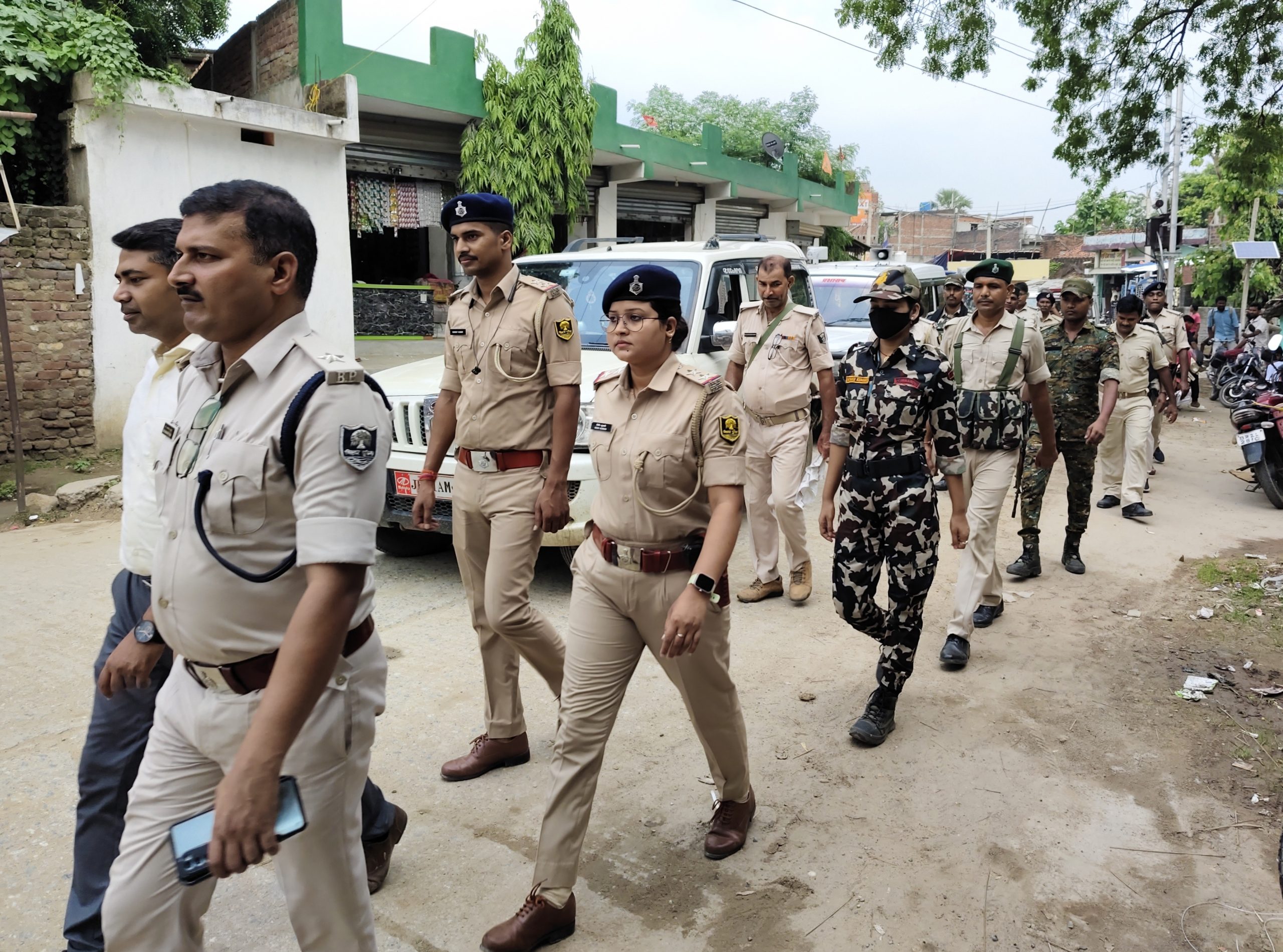 मुहर्रम को लेकर पुलिस ने किया फ्लैग मार्च