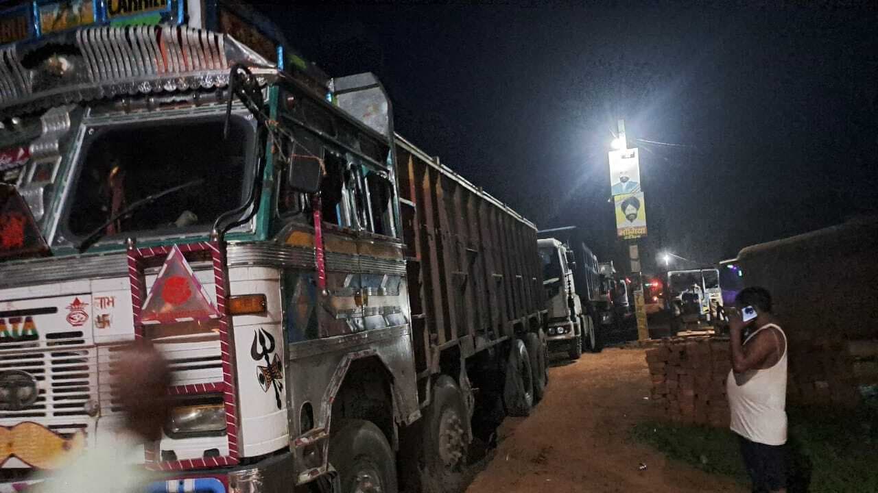 रात भर जाम रहा हंसडीहा-रामगढ़ मुख्य मार्ग