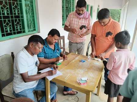 नियमितीकरण की मांग को लेकर एमपीडब्ल्यू कर्मियों का चरणबद्ध आंदोलन जारी