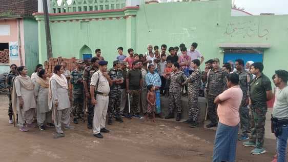 मुहर्रम को लेकर गोड्डा जिले में पुलिस ने निकाला फ्लैग मार्च