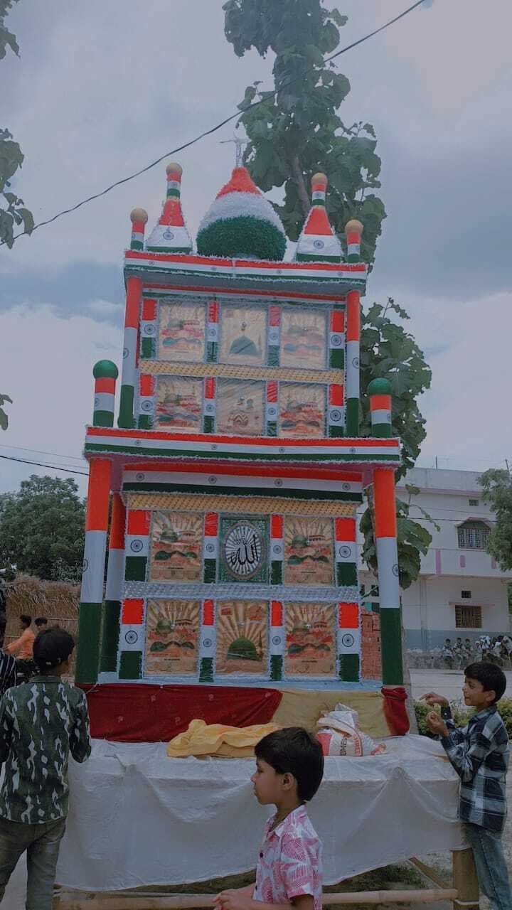 भोरे में आकर्षक ताजियों ने लोगों का मोहा मन
