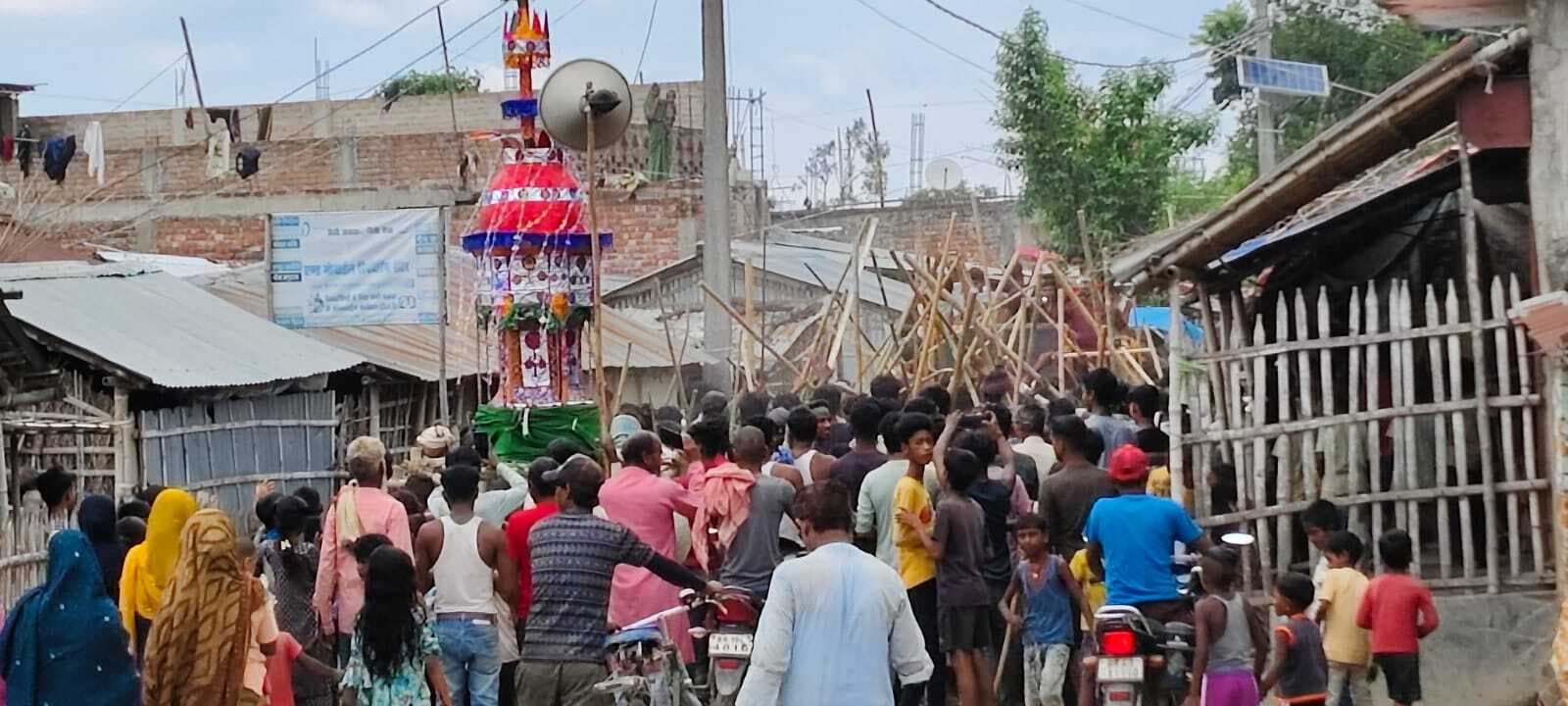 मुहर्रम पर ताजिया निकालकर हजरत इमाम हुसैन की शहादत को किया याद