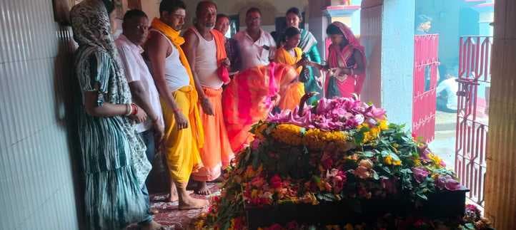 कन्हवारा में नाग देवता को चढ़ाया गया खीर का भोग, आज होगा पूजा का समापन