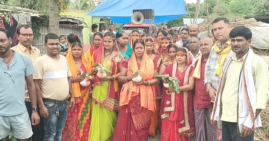 हरिपुर महदिया में बूढ़ी माता की पूजा अर्चना को लेकर भव्य कलश शोभायात्रा निकाली गयी