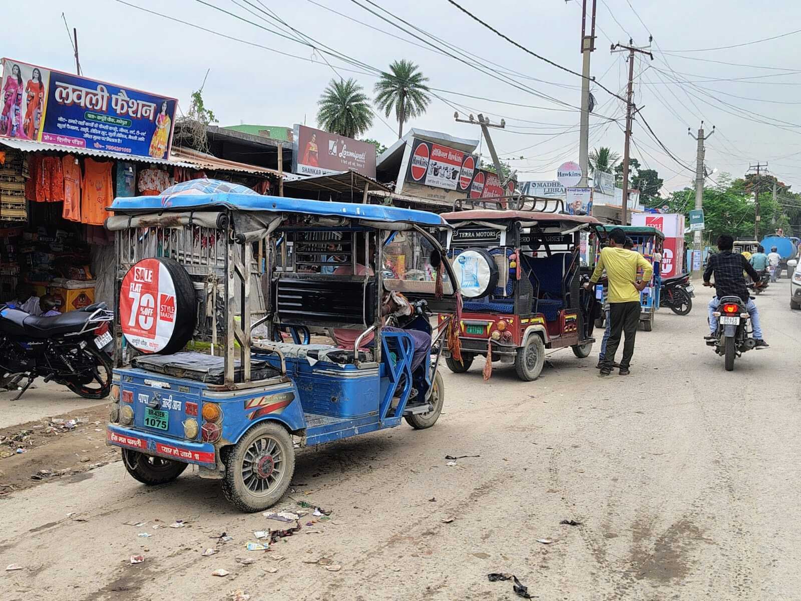 मधेपुरा में टेम्पो-टोटो से ट्रैफिक सिस्टम बेहाल, चौक-चौराहों पर रोज लगता है जाम