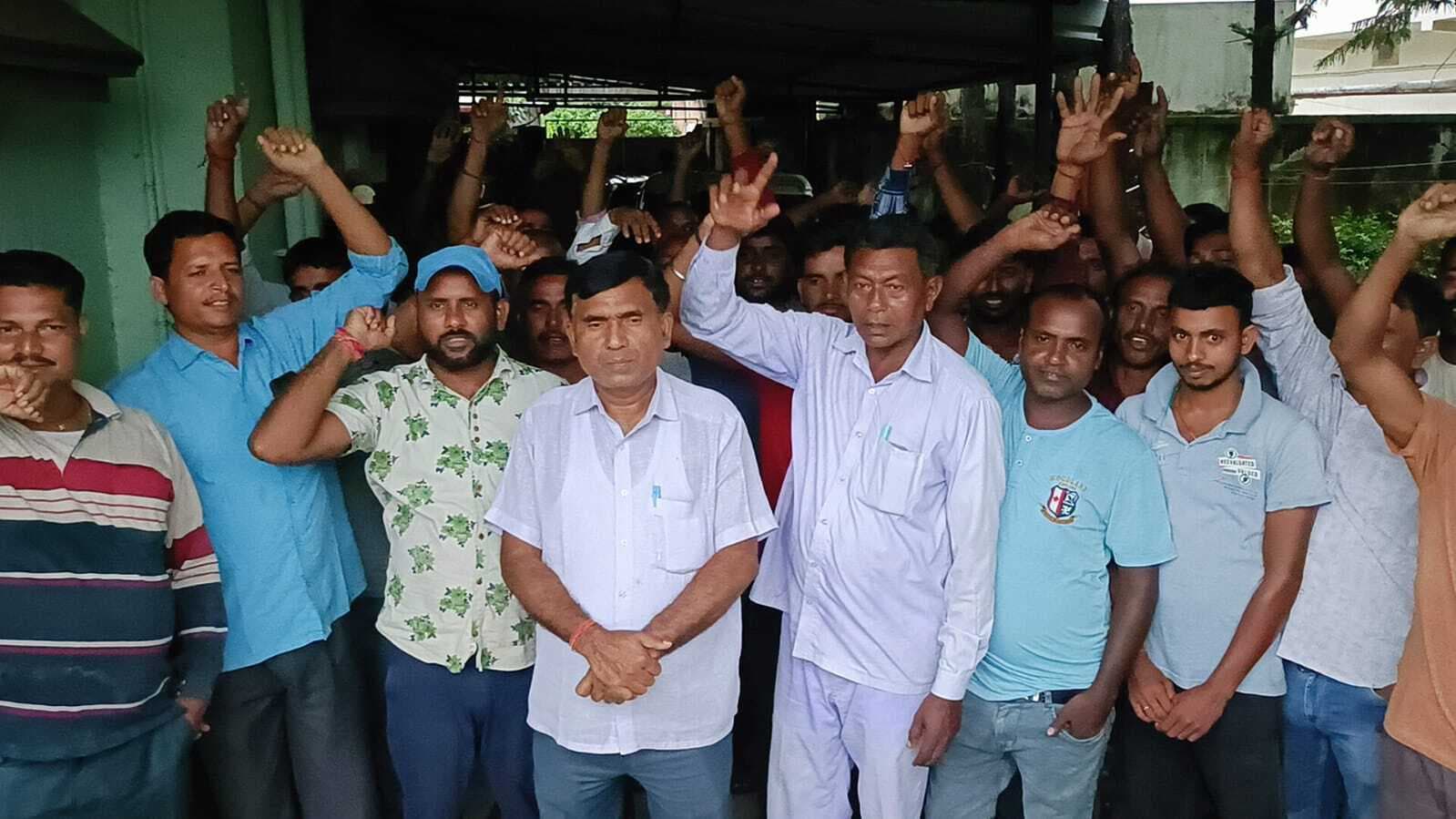 हाइवा से ट्रांसपोर्टेशन के निर्णय पर डंपर मालिक-चालकों में रोष, दी चेतावनी